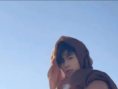 帅哥腹肌荷尔蒙爆棚