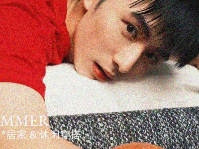 夏日男生休闲感，随性放空架起夏日底片