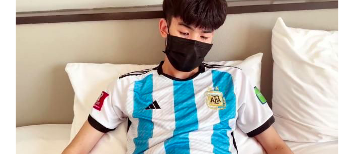 足球 T 恤大屌被 艹